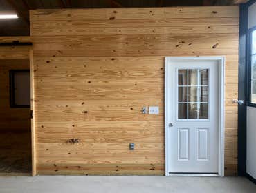 4-Stall Horse Barn This is a classic, 4-stall equestrian building. The dimensions are 36’x36’x10’, with two 10’ wide lean-tos. The stalls are 12’x12’, 