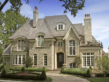 Roof remodeling – La Brea Are you starting the construction of a country house? Or do you want to renovate an existing house? Then you cannot do withou