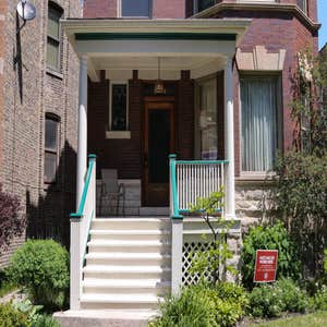 W Waveland Ave Home