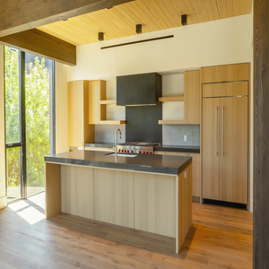 Freesia Construction LLC