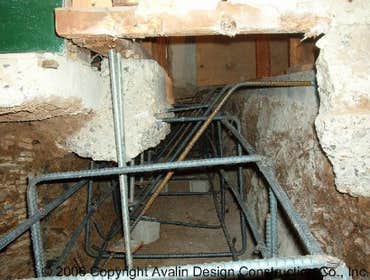 Foundation Underpinning in Los Angeles There are various reasons for foundation underpinning.
Some of these reasons are:
· To support the addit