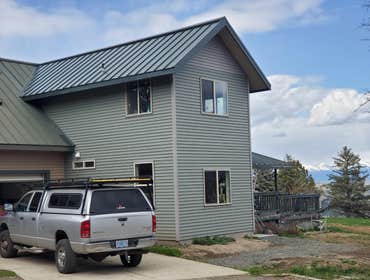 Pete Nelson Construction PNC Homebuilders, Inc. recently completed a stunning sunroom addition for a client in Baker City, Oregon. This project involve