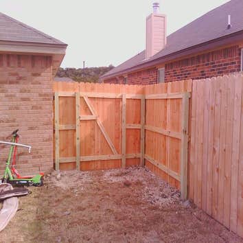 Hill Fence Company Project 1 Welcome, at Hill Fence Company we have the experience and expertise to make your project one you will be proud of. We prid