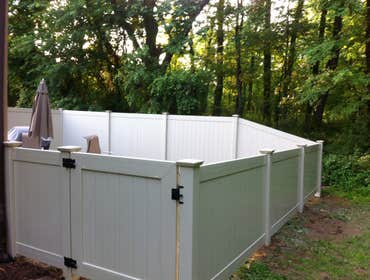 Vinyl fencing