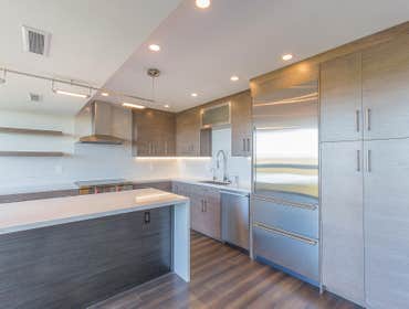 Condominum Remodeling Full Remodeling : Kitchen, Bathrooms and new floors