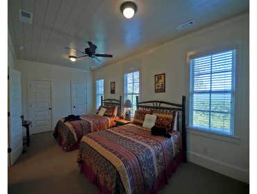 Blue Ridge Custom cabin in Blue Ridge Georgia
4000 sq. ft. 5 bedrooms 5 1/2 baths