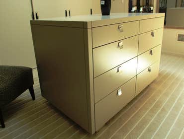 Lacquer dresser