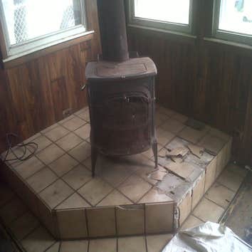 Floor tile) Three-bedroom home in Keansburg,N.J. needs several jobs to be completed by dead-line in order to pass inspection so home owners may find ne