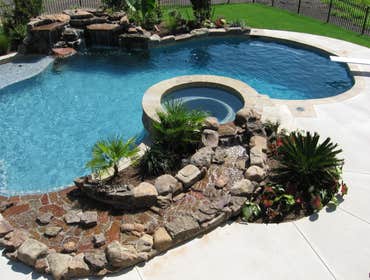 Commercial Aquatic/Amenity Centers and Entry Walls/Fountains