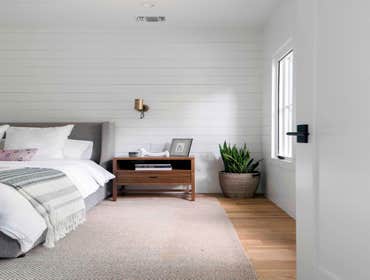 Woodview Residence A 2-story custom home in the Rosedale neighborhood of central Austin.