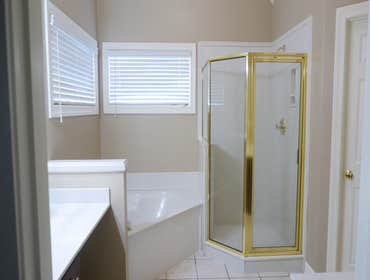 Winoka Master Bathroom