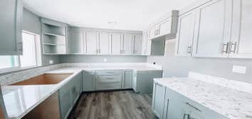 Bella Closets & Cabinets