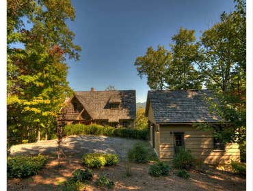 Blue Ridge Custom cabin in Blue Ridge Georgia
4000 sq. ft. 5 bedrooms 5 1/2 baths