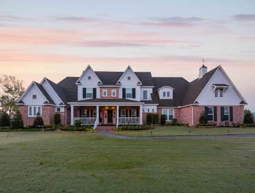 SouthernLiving Style Farmhouse