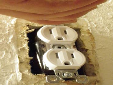 MOE'S HANDYMAN SERVICES DOES IT ALL! SERVING ALL PALM BEACH COUNTY <a href="http://s1245.photobucket.com/albums/gg584/hairxtend/?action=view&current=h