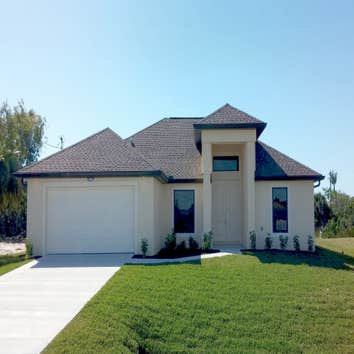 902 SW 8th Pl, The Beachcomber 1756 sq ft living and 2570sq ft total.