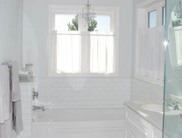 The White Bathroom Lakeville