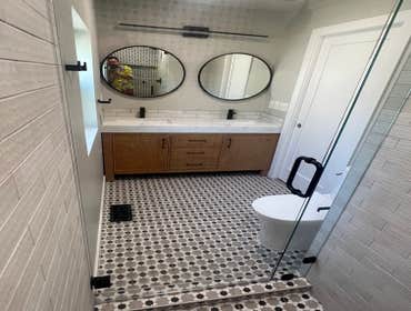 Photos by Oscar Tile LLC #4 Master Bathroom Remodel
Custom Vanity
Custom Shower
Custom Niche
Custom Frameless Shower Glass Door
Pocket Door