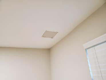 Cover vent loundry room "before"