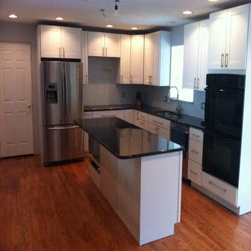 HOMETOWNE HARDWOOD & TILE, LLC