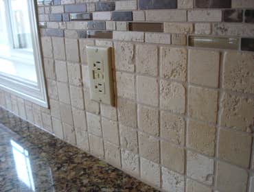 glass and Travertine bs detail
