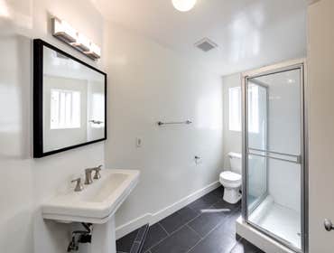 Venice Beach Bathroom