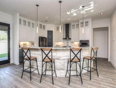 105 Graystone Lane
