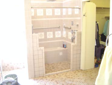 Bath ADA Duel Side Shower