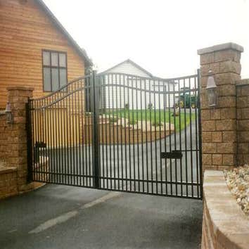 Wayne's Fence actual projects Wood, PVC, Iron/Aluminum, Chain Link, Swimming Pool Fence, Baseball Fence, Tennis Court Fence, Industrial Fence, Horse an