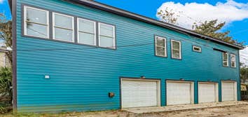 Half Moon Custom Homes LLC