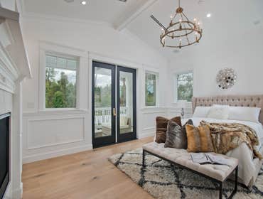 19348 Collier St, Tarzana, CA 91356 Brand new construction Cape Cod situated in the heart of Tarzana South of the Blvd, just a block from Ventura Blvd'