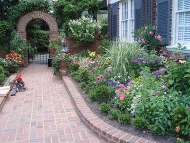 Custom Landscape Services Gallery At Custom Landscape Services we are Changing the Face of the Earth one Landscape at a Time!
We are proud of the wor