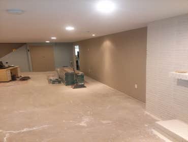 3" and 6" cans in tv area