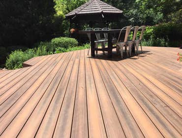 Handlin Deck