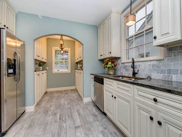 GEC Cabinet Depot As you get up in the morning, your day starts from the bathroom. For getting your dream bathroom you just have to visit once at GEC C