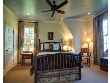 Blue Ridge Custom cabin in Blue Ridge Georgia
4000 sq. ft. 5 bedrooms 5 1/2 baths
