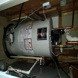 Water heater w/flood stop vlav