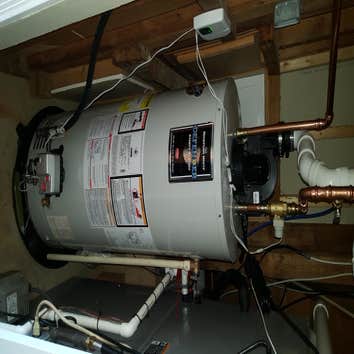Water heater w/flood stop vlav