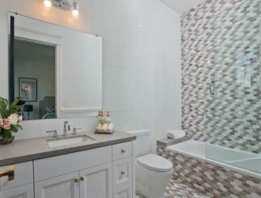 19348 Collier St, Tarzana, CA 91356 Brand new construction Cape Cod situated in the heart of Tarzana South of the Blvd, just a block from Ventura Blvd'