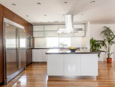 Photo(s) from Luxus Construction