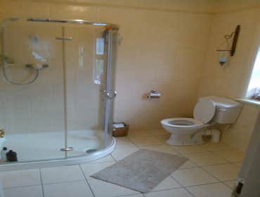 Flynns Contracting LLC Photos Remodeled bathrooms and residental interior.