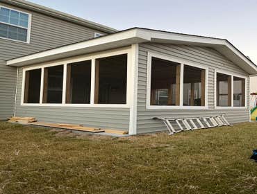 Screened-in Porch