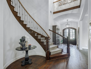 Interior Paint by Bager, LLC Transforming Interiors, Respecting Daily Life
At Bager LLC, we know that painting a home’s interior is more than a projec
