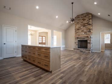 Rustic Lake House 2200sqft Lakehouse