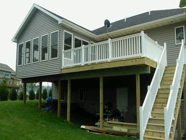 4 Season Room & Deck