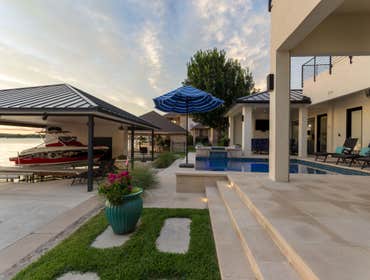 CONTEMPORARY NEW BUILD