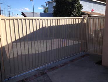 Photo(s) from M&R Fencing