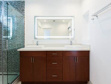 MOUNTAIN VIEW, CA -Bathroom remodeling