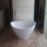 bathroom tub
