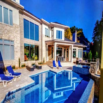 Contemporary Swimming Pool